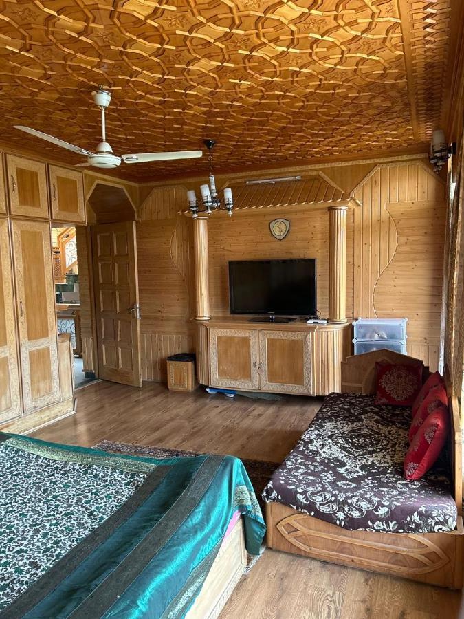Taha Comfort * Srinagar (Jammu and Kashmir)