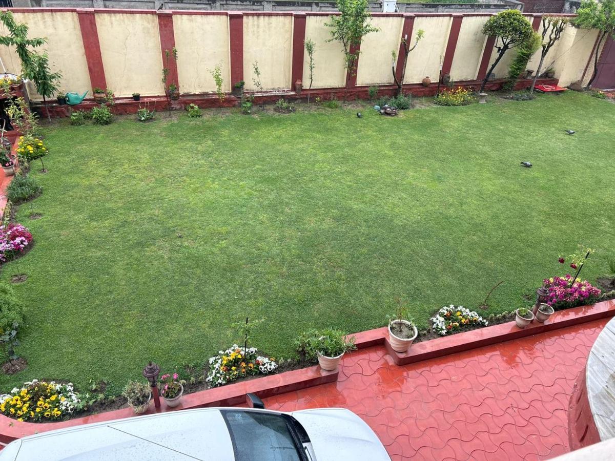 Taha Comfort Homestay Srinagar (Jammu and Kashmir)