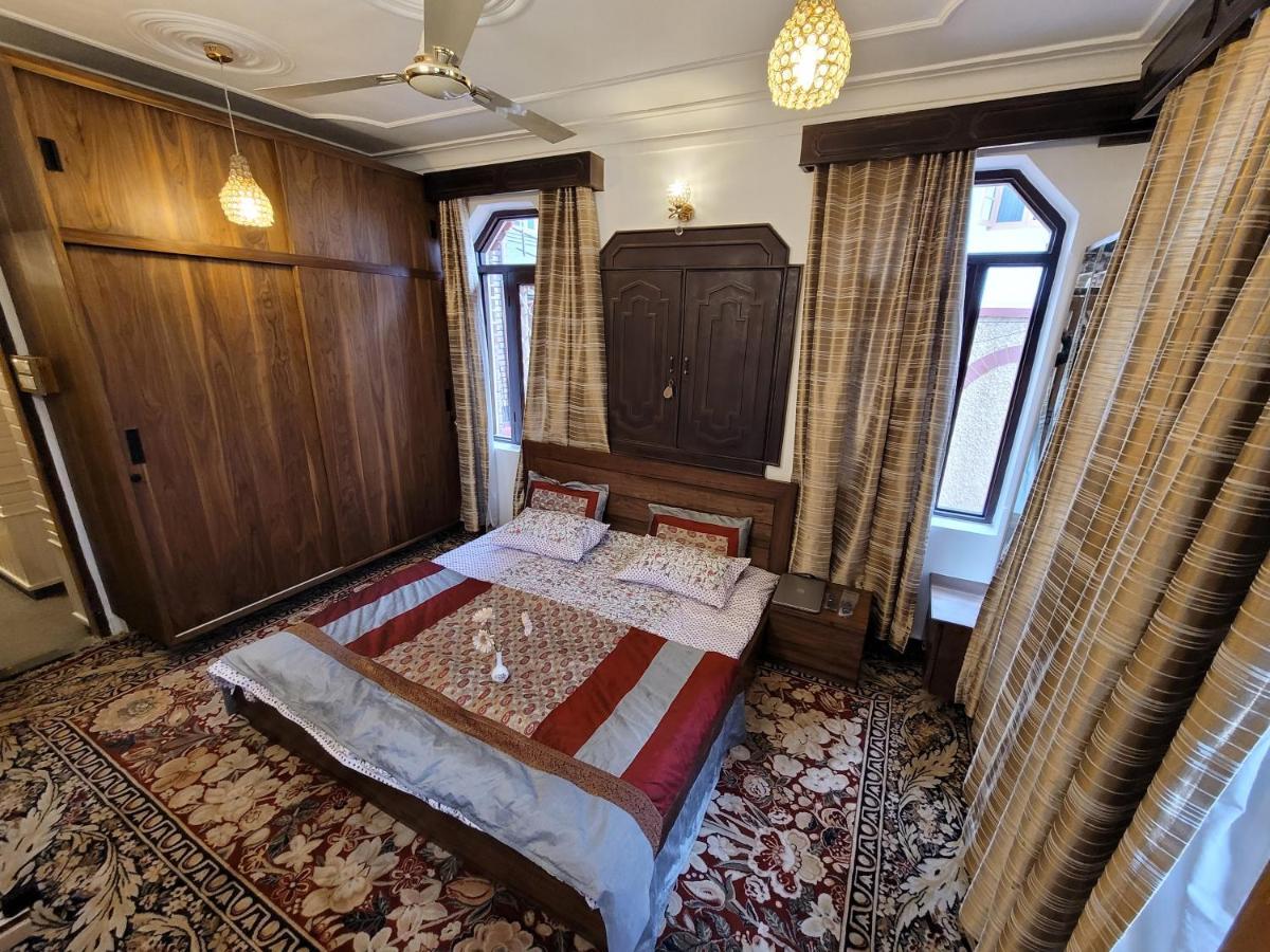 Taha Comfort Homestay Srinagar (Jammu and Kashmir)