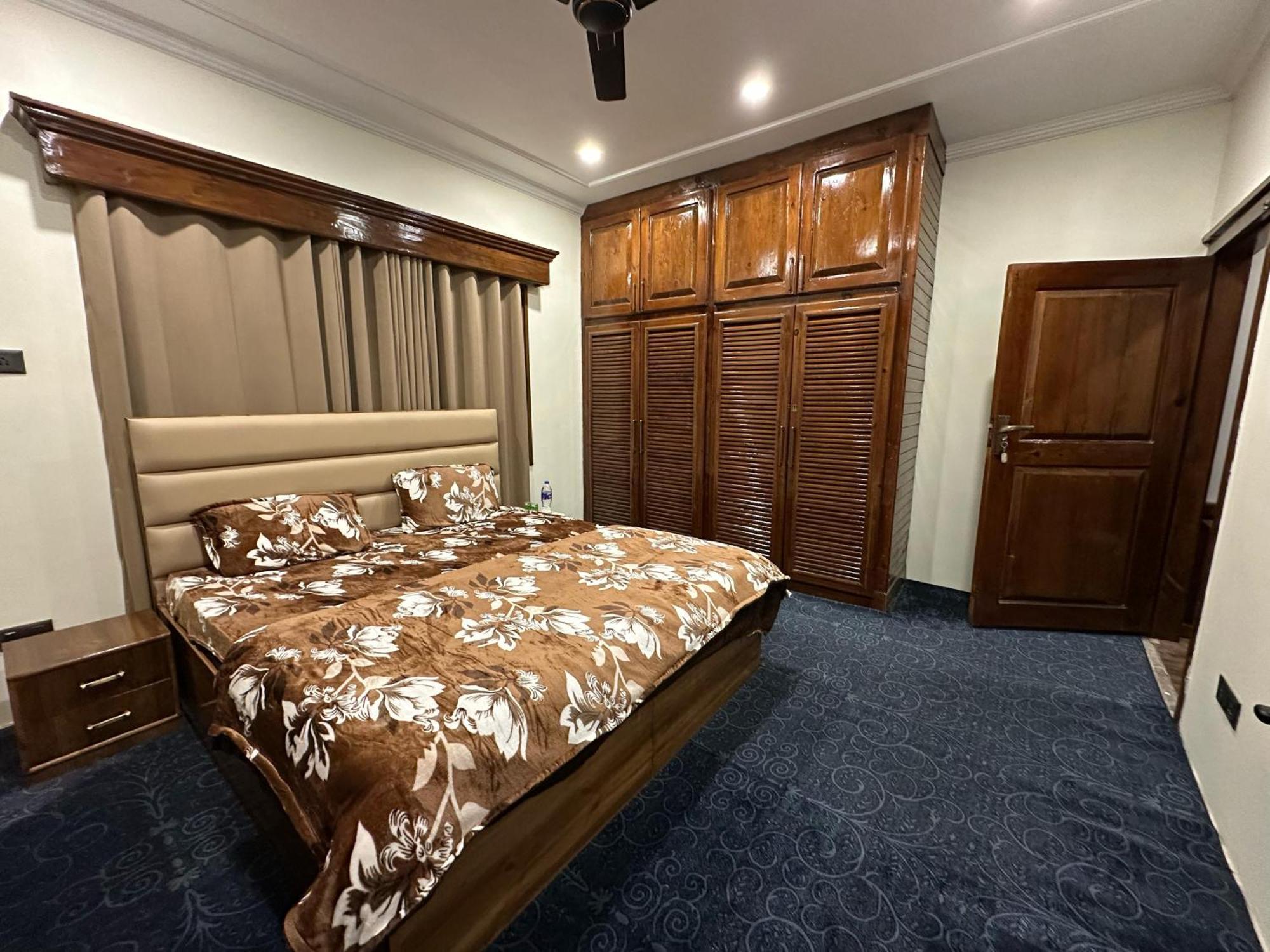Taha Comfort Srinagar (Jammu and Kashmir)