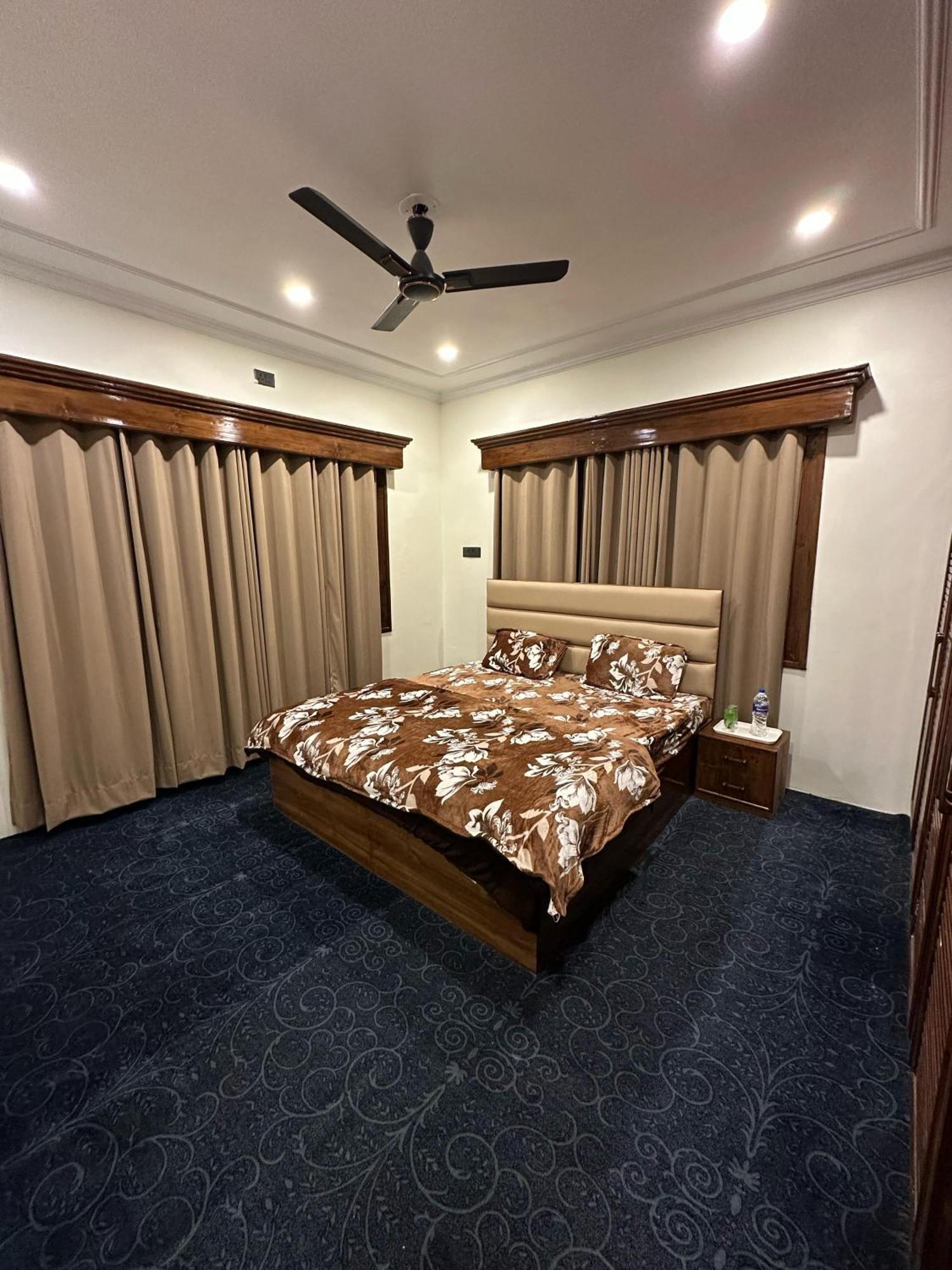 Taha Comfort * Srinagar (Jammu and Kashmir)